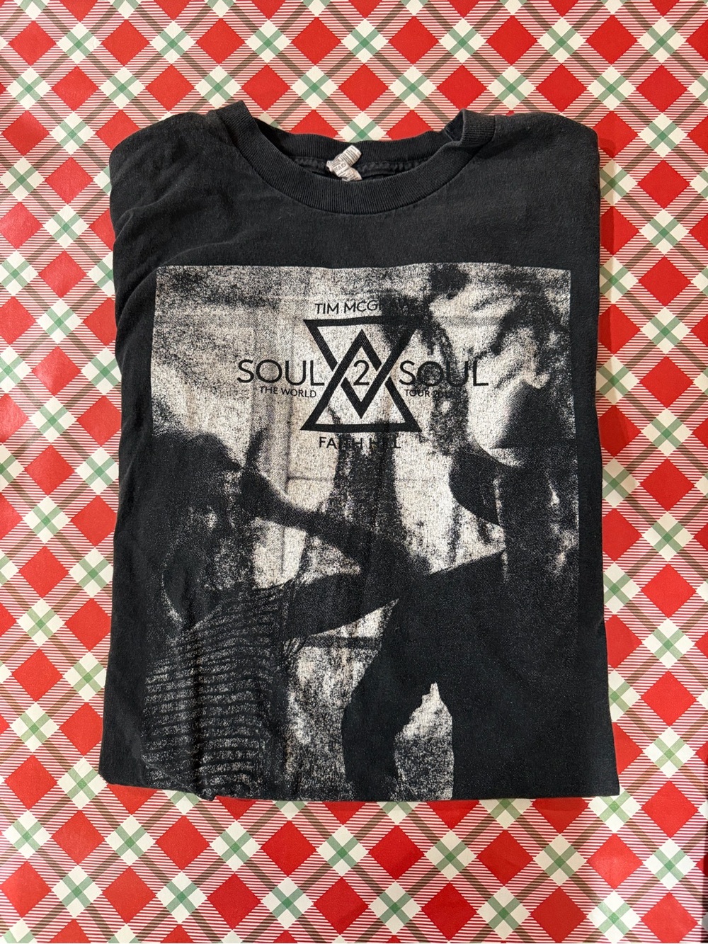 Faith Hill and Tim McGraw Soul 2 Soul black tour tee #countrymusic #concerttee